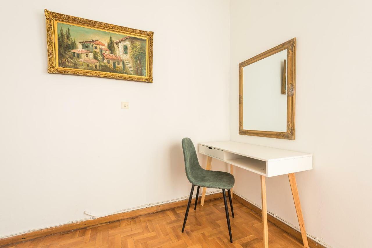 Apartment Empire Paradise